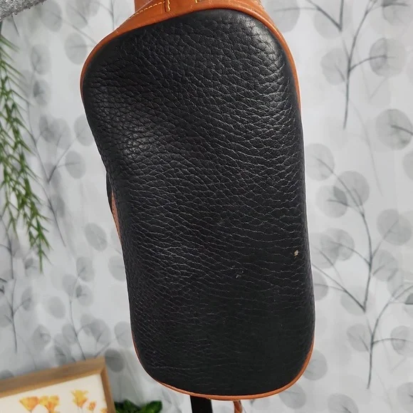 Vintage Dooney & Bourke Bucket Bag - Picture 12 of 16